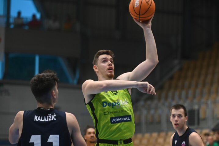 PRVI STRIJELAC - Viktor Šarić/Foto M. LEVAK