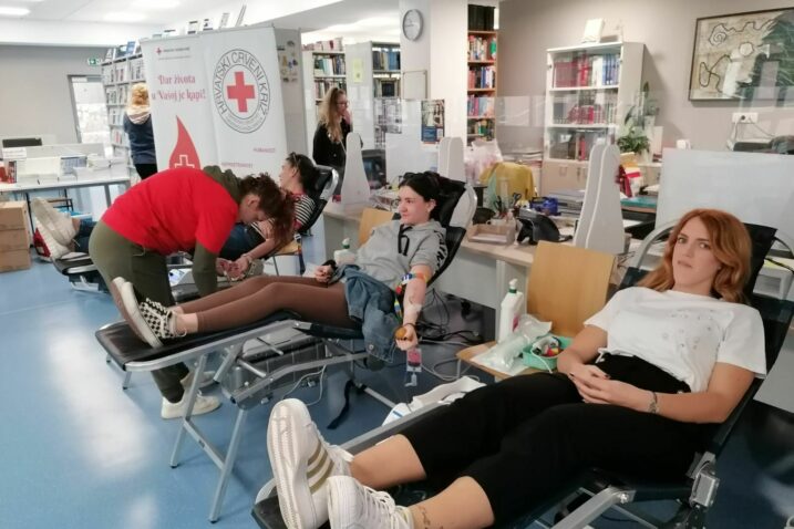 S akcije dobrovoljnog darivanja krvi na fakultetu u Iki / Foto GDCK OPATIJA