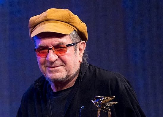 Dariush Mehrjui / Foto Fars Media Corporation; Wikimedia Commons