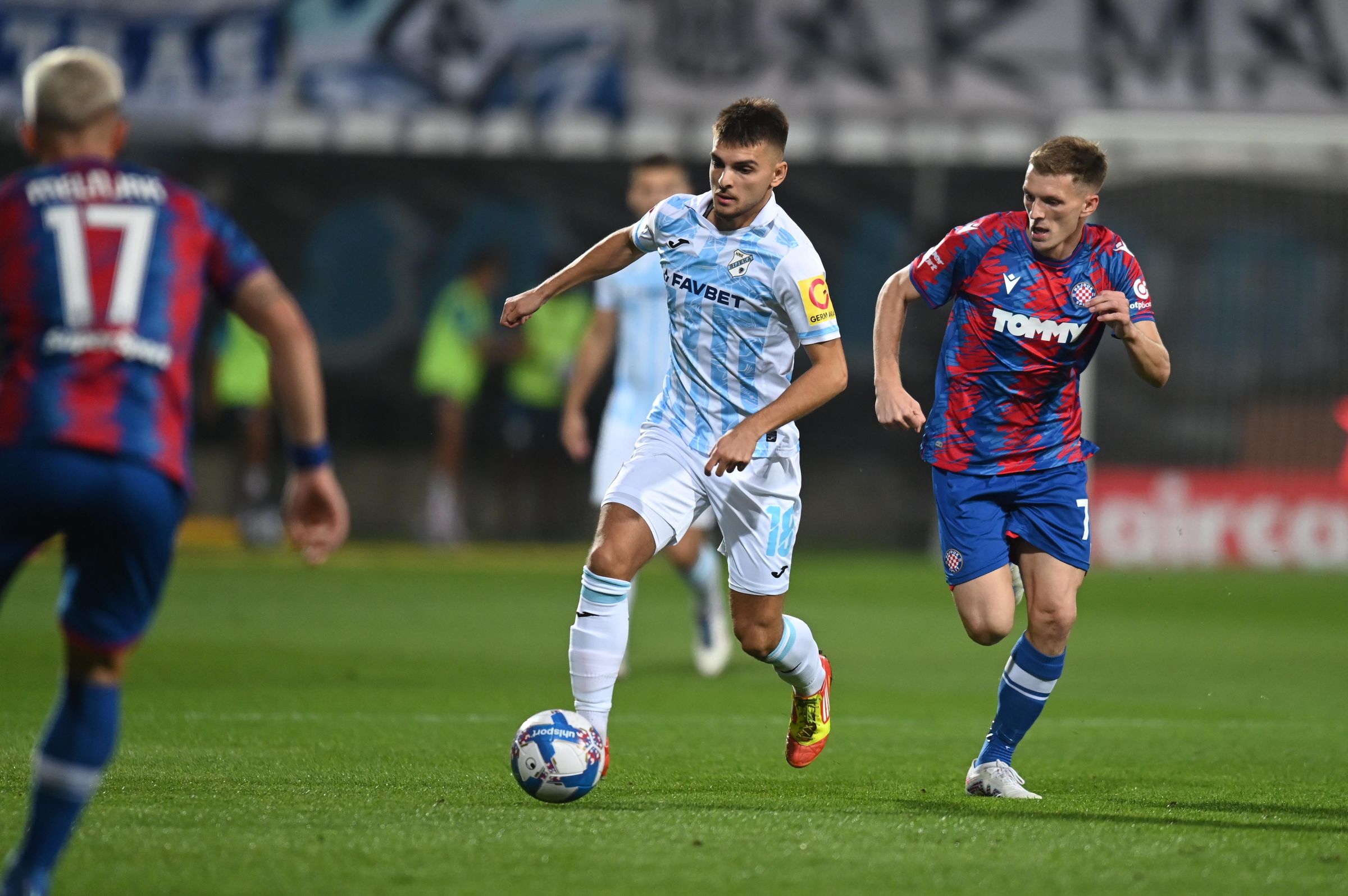 KRAJ] RIJEKA - HAJDUK 1:0 Rijeka preuzela prvo mjesto u SuperSport HNL-u  golom Jankovića u 63' - DALMACIJA DANAS