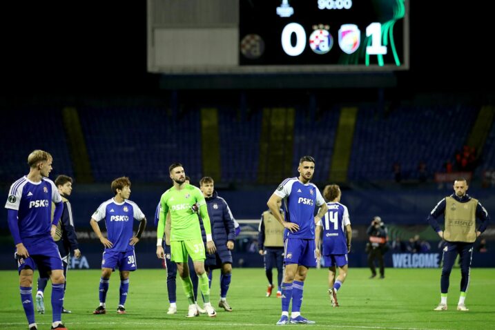 MAKSIMIR, 26. LISTOPADA - Igrači Dinama poslije minimalnog poraza od Viktorije/Foto PIXSELL
