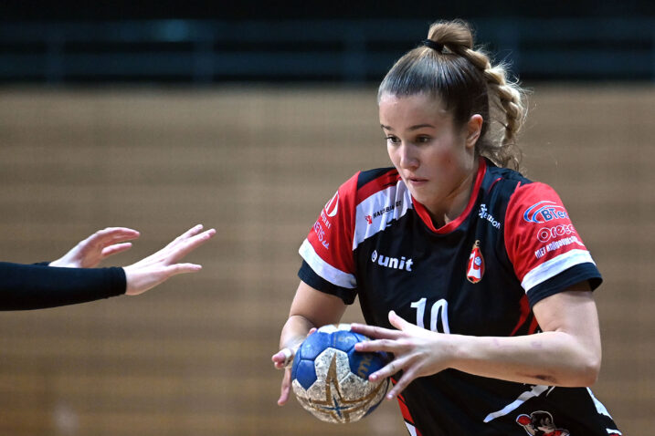 Nikolina Pleša/V. KARUZA