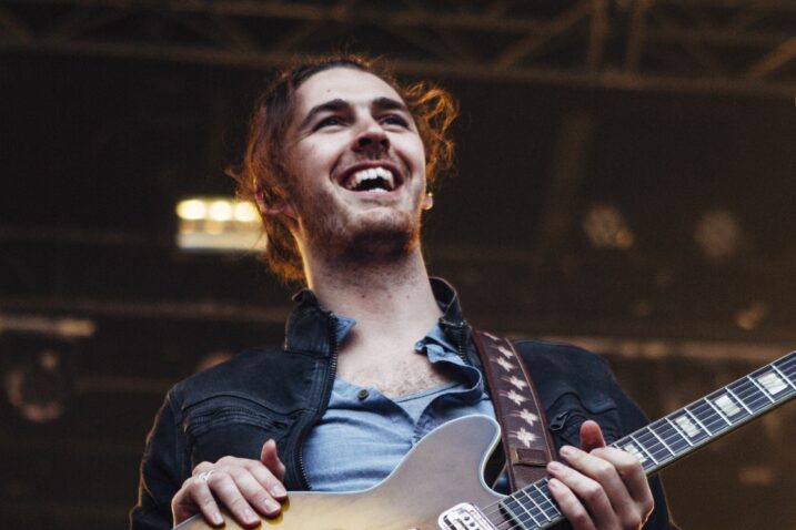 Hozier / Foto Kayla Johnson; Wikimedia Commons