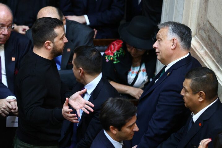 Zelenskij i Orban uhvaćeni u razgovoru u Buenos Airesu na inauguraciji novog argentinskog predsjednika Javiera Mileija / Foto Reuters