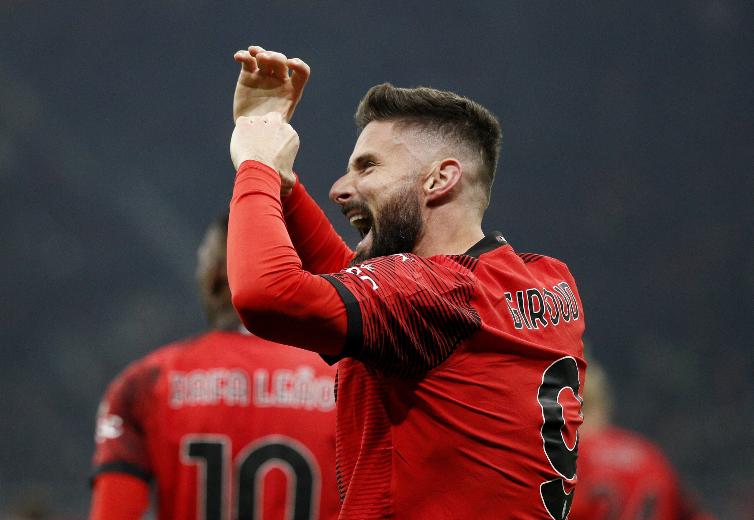 Oliver Giroud u dresu Milana/Foto REUTERS