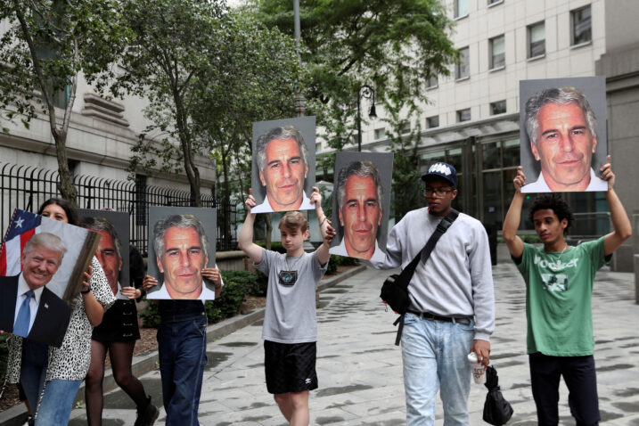 Jedan od prosvjeda protiv Jeffreya Epsteina / Reuters