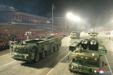 Sjeverna Koreja predstavila je balističke projektile kratkog dometa KN-23 na vojnoj paradi u Pyongyangu 2018. godine