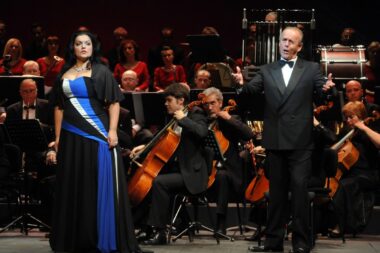 Kristina Kolar i Giorgio Surian tijekom izvedbe Puccinijeve "Tosce" na otvaranju kazališne sezone 2014. u riječkom HNK Ivan pl. Zajc / Foto Marko Gracin