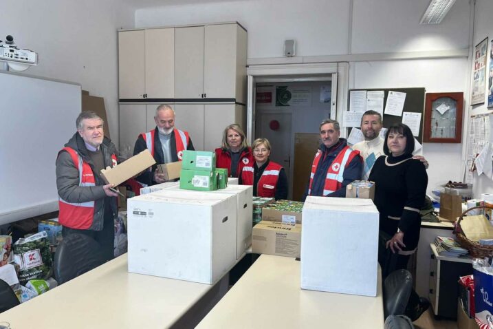 S primopredaje donacije u lovranskom Domu za nezbrinutu djecu