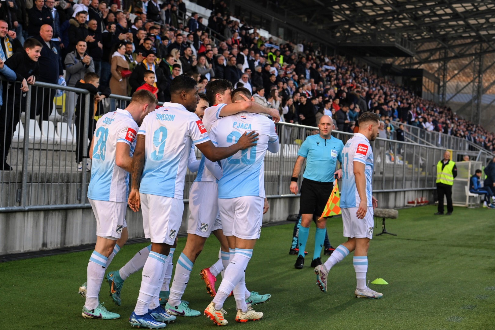 Foto V. KARUZA