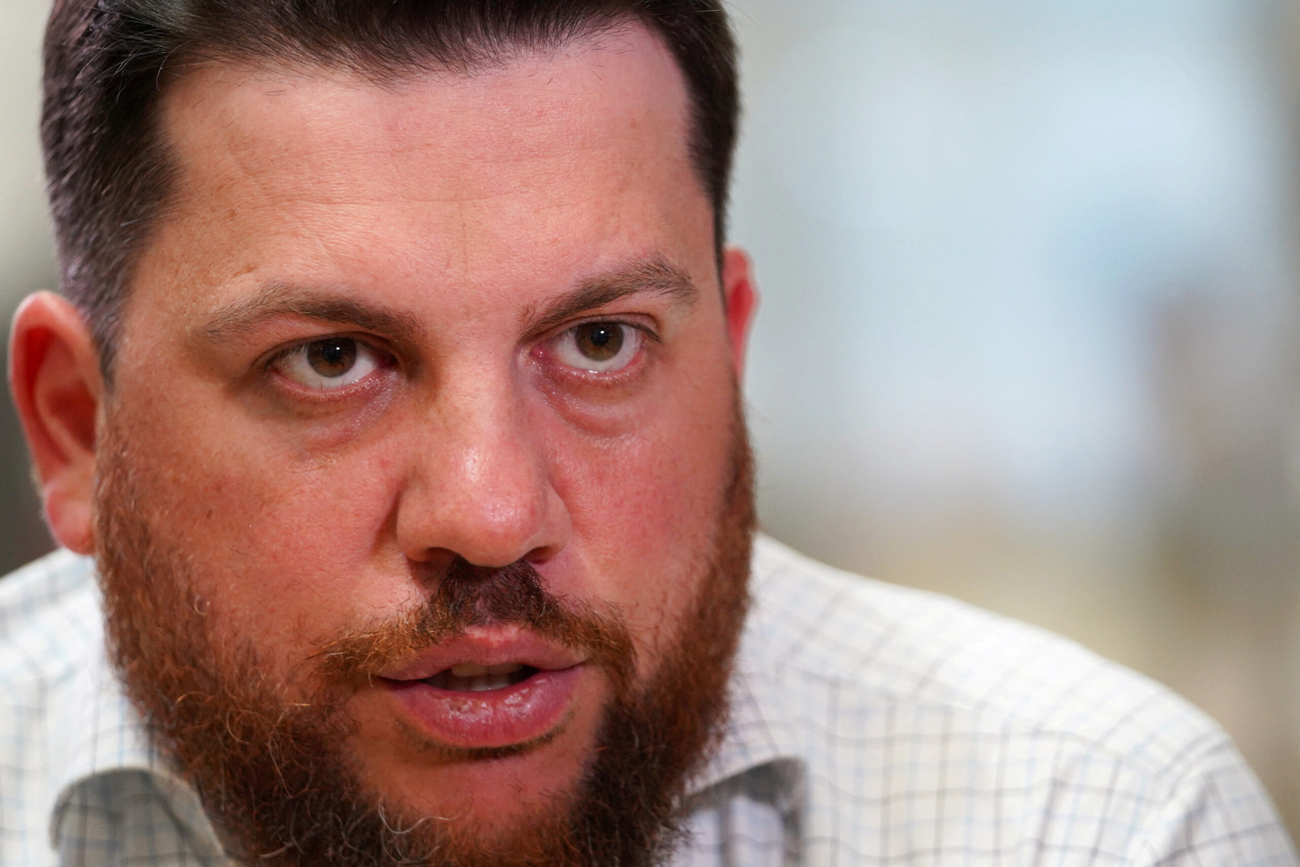 Napadnut bliski suradnik Navalnog. Netko mu je razbio prozor auta i ...