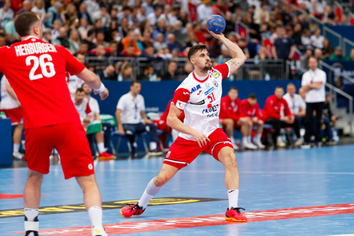 Ivan Martinović/ J. ČABRAJA/KOLEKTIFF/HRS