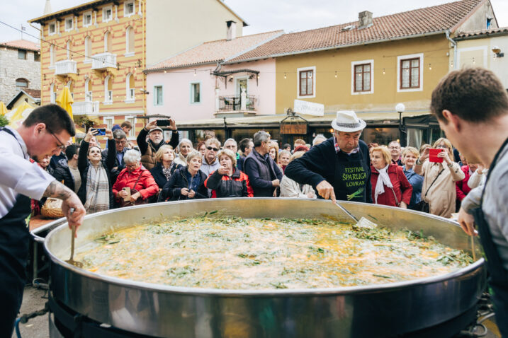 Golema frizaja trajala je kraće od proljetnog pljuska / Foto TZ LOVRAN