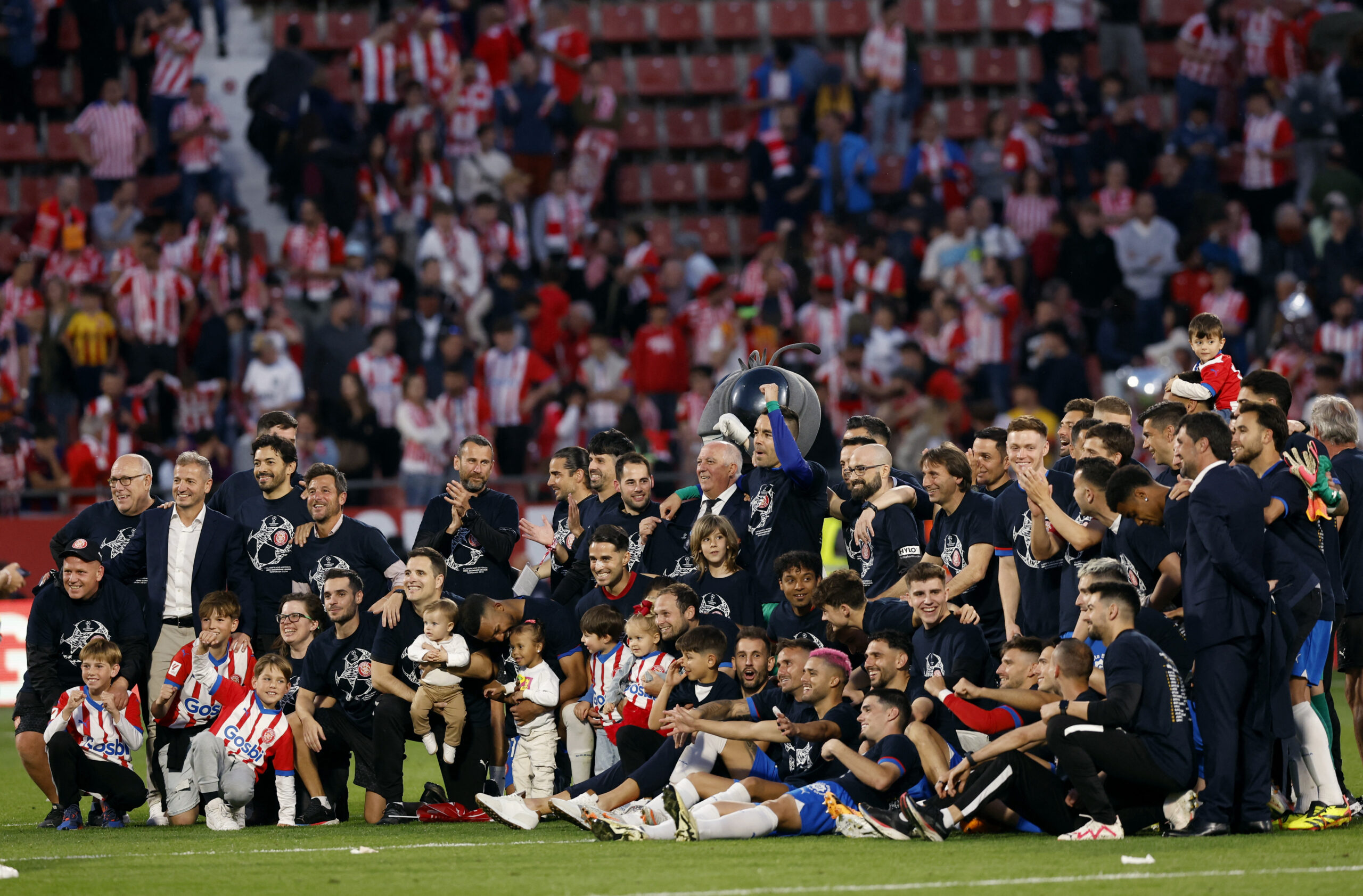 Igrači i treneri Girone nakon velike pobjede/Foto REUTERS