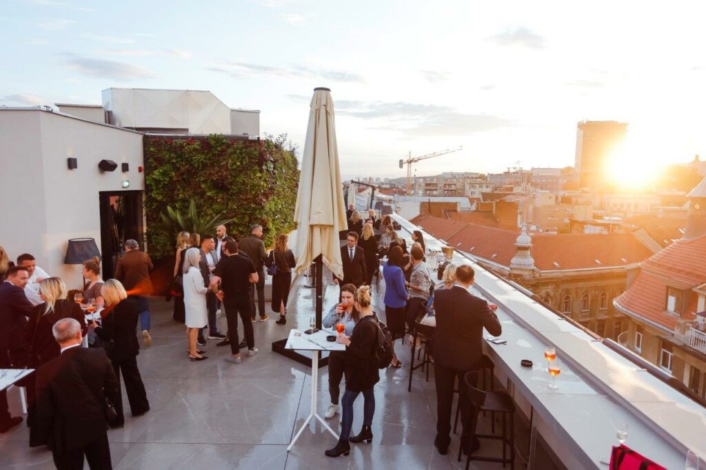 Rooftop bar art'otel Zagreb novo je IT mjesto u centru grada - Novi list