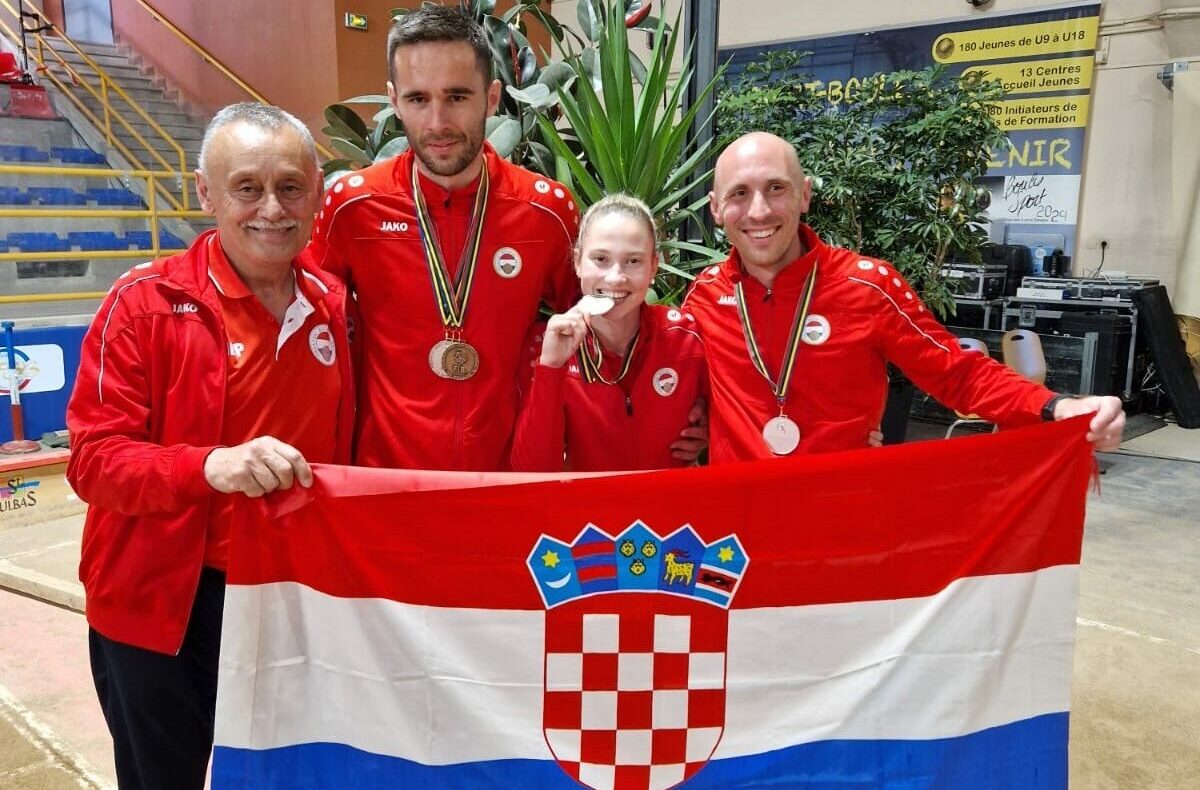 BERBA ODLIČJA - Vjekoslav Matetić, Marino Milićević, Ria Vojković i Darijan Živolić/Foto HBS