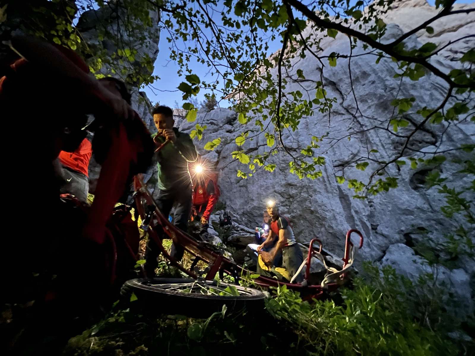 Detalj iz akcije spašavanja planinara na Bijelim stijenama / Foto HGSS Delnice