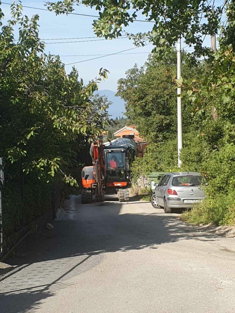 Gužvanac na uskim trsatskim ulicama 