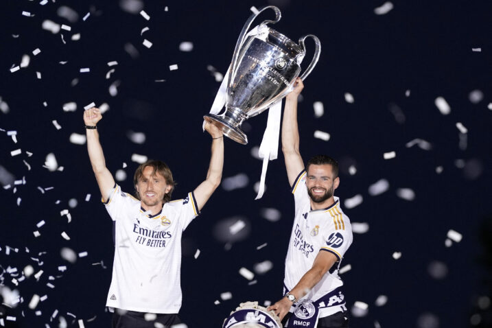 Luka Modrić i Nacho/Foto REUTERS