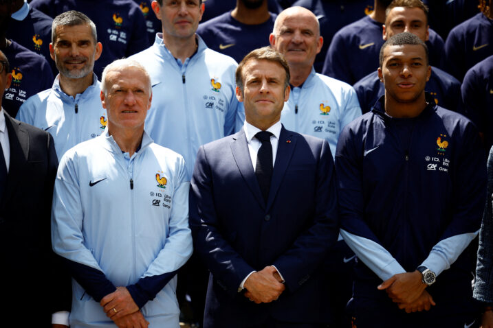 Didider Deschamps, Emmanuel Macron i Kylian Mbappe/Foto REUTERS