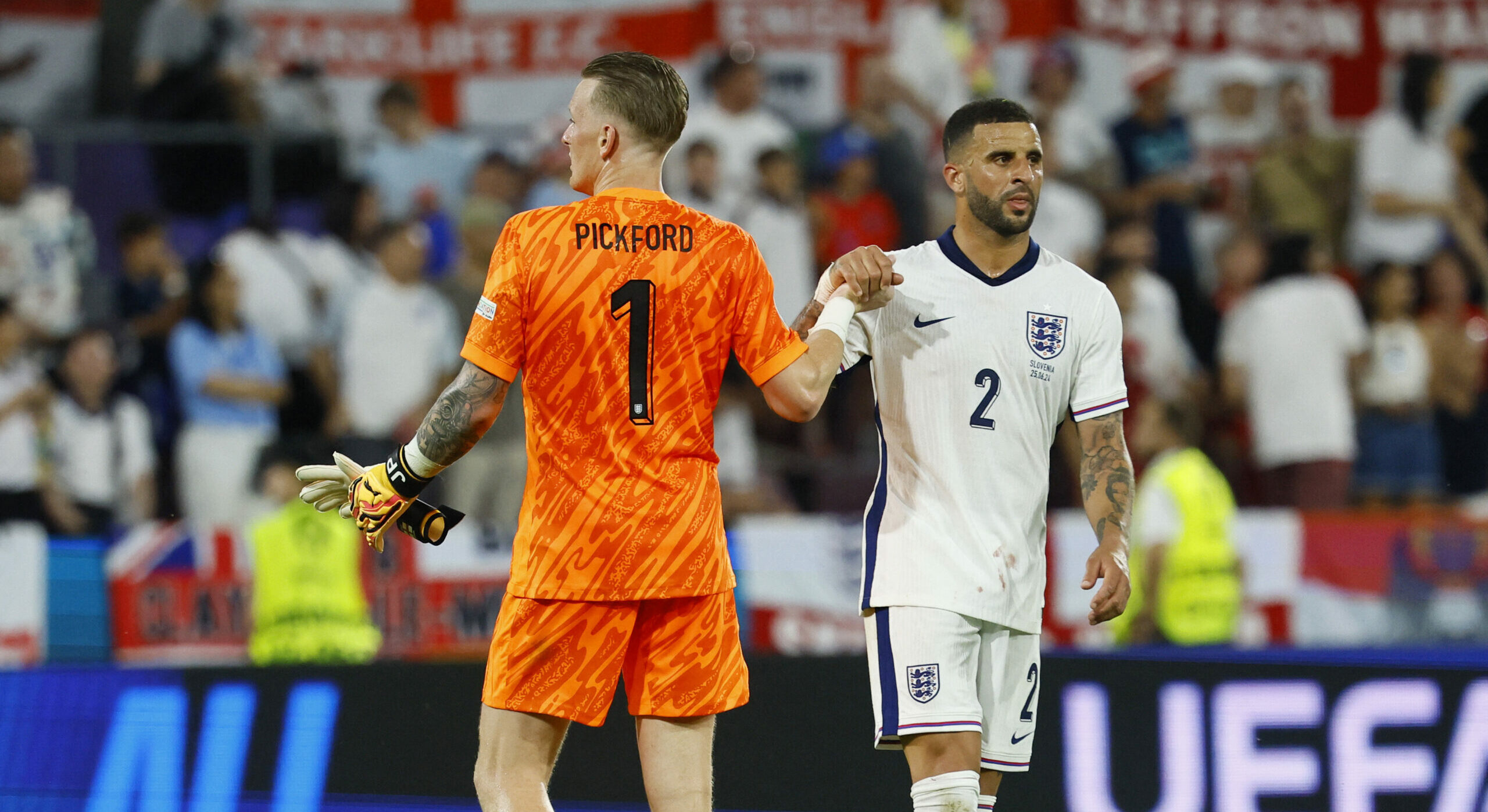 Jordan Pickford i Kyle Walker/Foto REUTERS