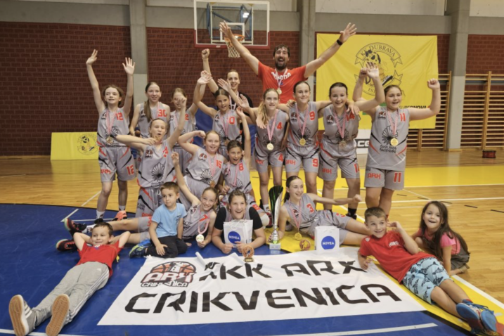 Košarkašice Arxa s trenerom Krešimirom Kozlevčarom