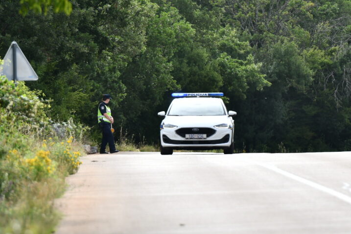 Obrovac, eksplozija, češka obitelj, bilišane, policija, civilna zaštita Foto: Luka Jelicic