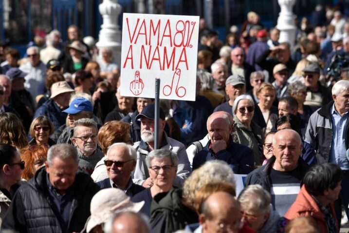 Prosvjed umirovljenika na zagrebačkom Trgu bana Jelačića u 2024./ Foto: Davor Kovačević