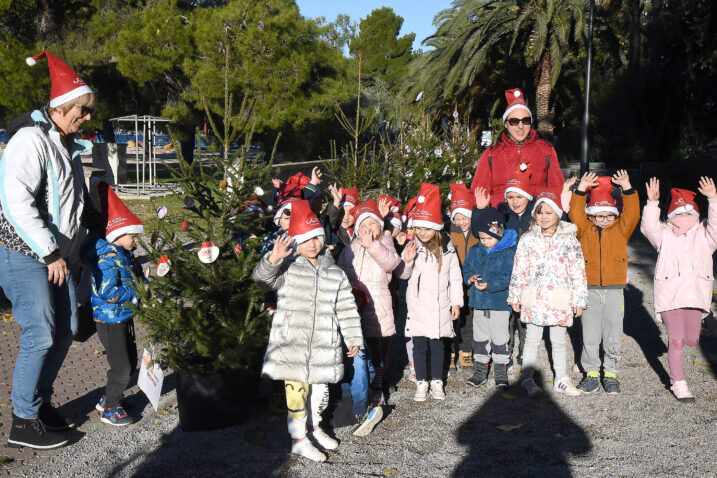 Čar uređenju Crikvenice utkale su maštovite i vrijedne ruke najmlađih / Snimio Sergej DRECHSLER