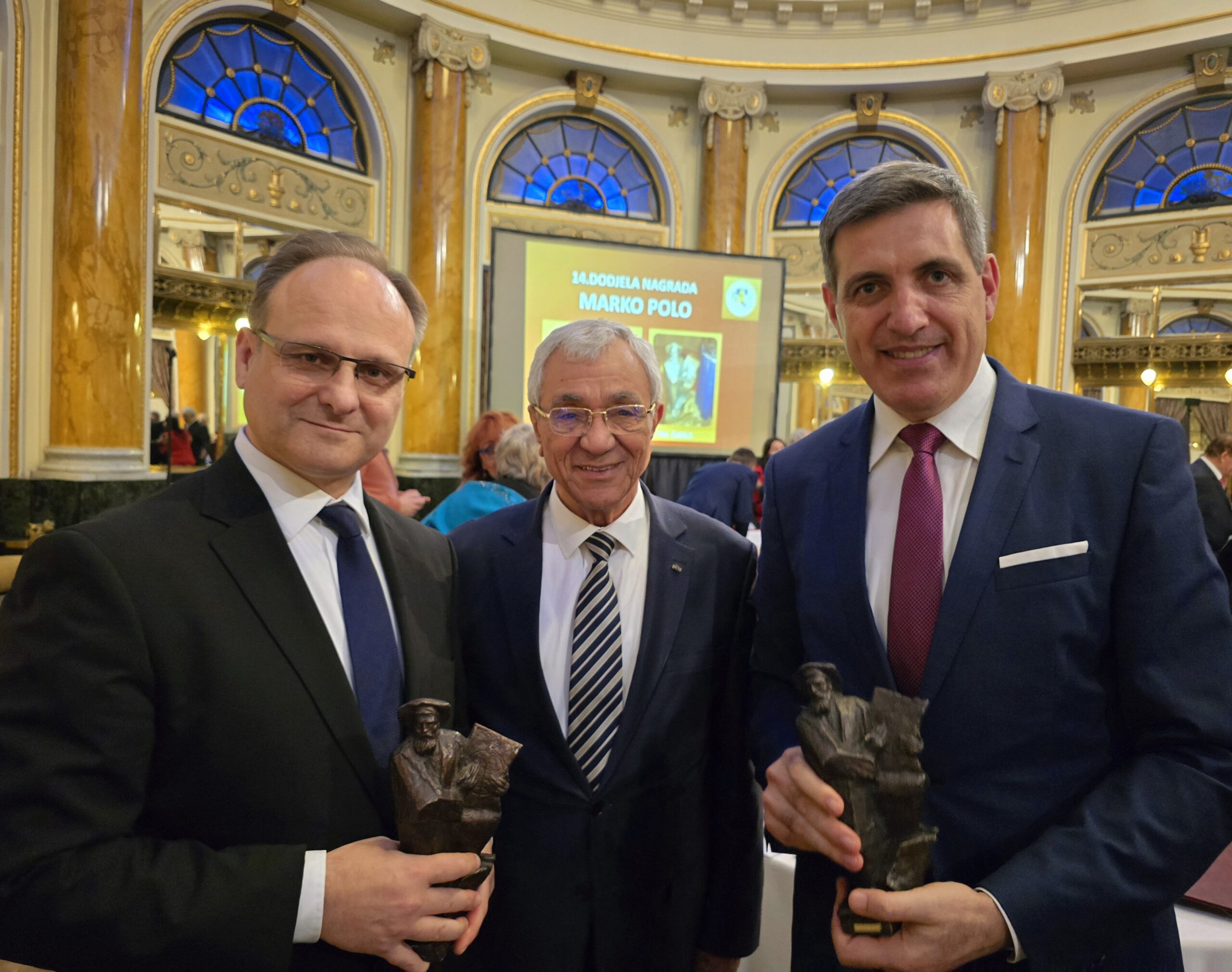 Frka-Petešić i Božo Skoko napisali knjigu 