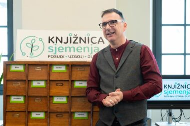 Niko Cvjetković u riječkoj Knjižnici sjemenja / Foto Vedran Karuza