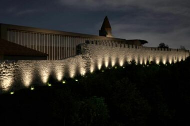 Vizualizacija projekta osvjetljenja istočnih gradskih zidina. Srednjevjekovni bedemi grada Krka u novom svjetlu zasjati će uskoro, već ovog proljeća / GRAD KRK