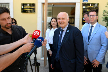 Foto V. KARUZA