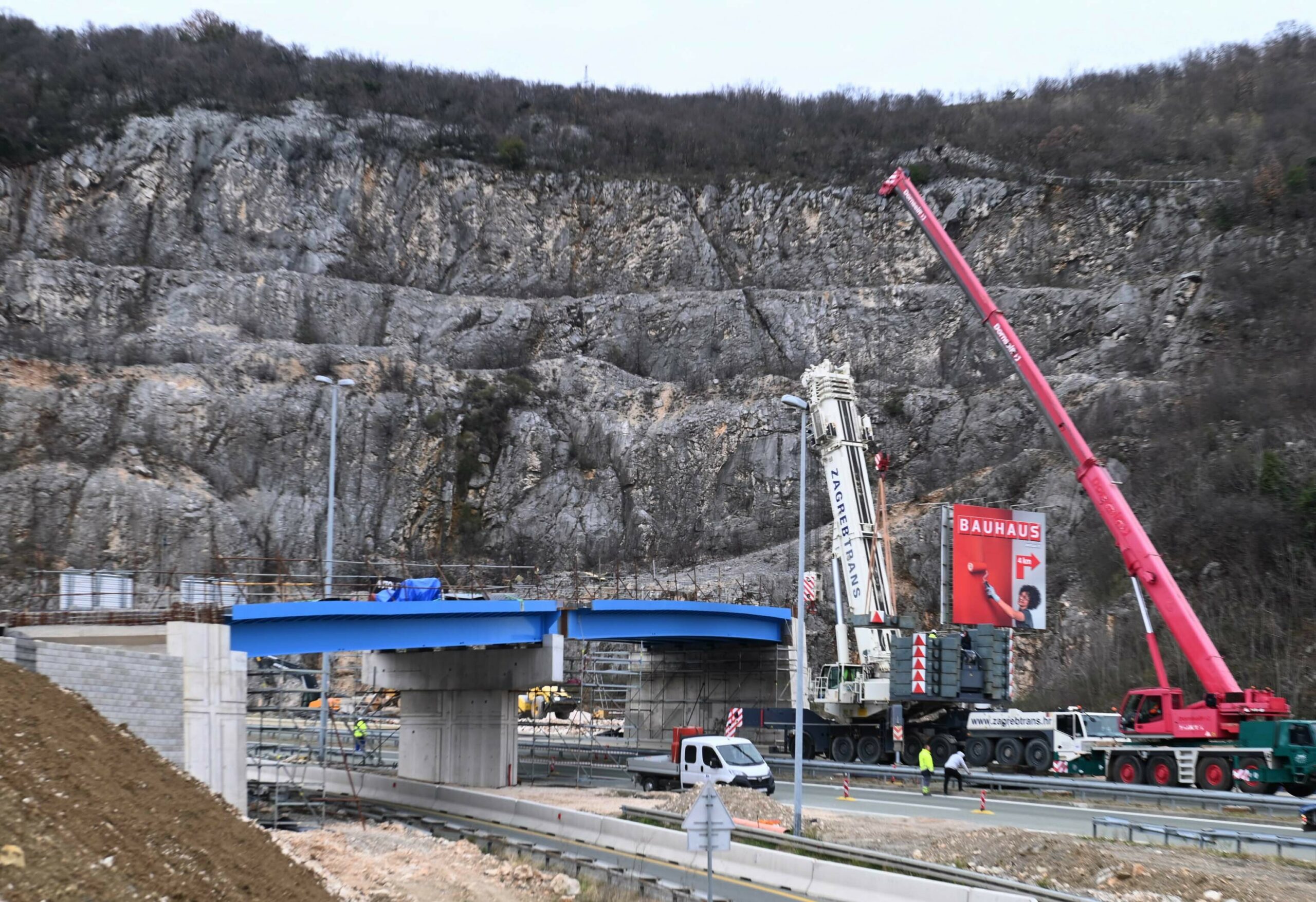 Od sljedećeg vikenda bit će otvoren i 58 metara dugi nadvožnjak preko autoceste Foto Marko GRACIN