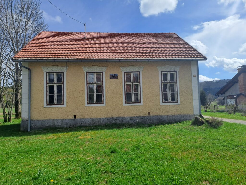 Škola u Starom Lazu u kojoj je dugi niz godina radio / Foto: Danijela Mihelčić