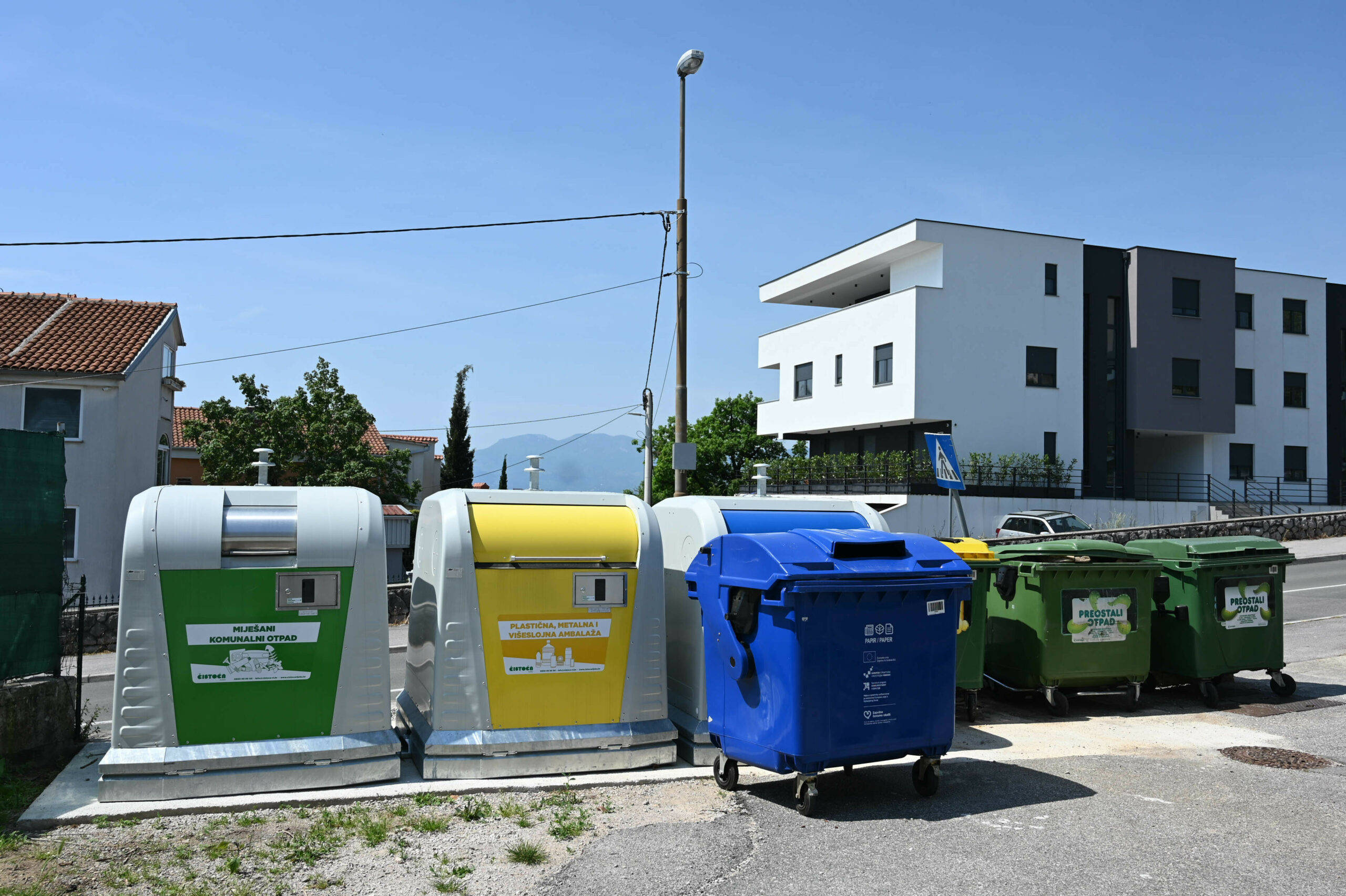 Zajednički spremnici otvaraju se elektroničkim karticama / Foto Ana KRIŽANEC