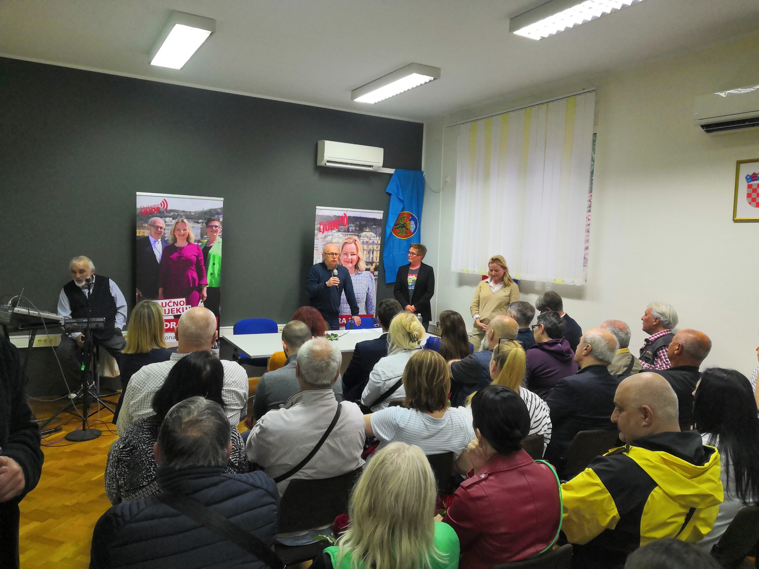 Skup je održan preksinoć u Ružićevoj ulici / Foto V. MRVOŠ