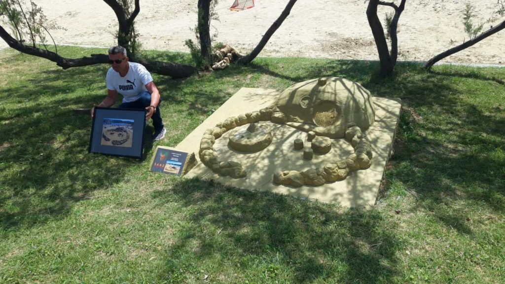 Trajna replika prošlogodišnje pobjedničke skulpture Festivala skulpture u pijesku / Foto: Marin Mušćo