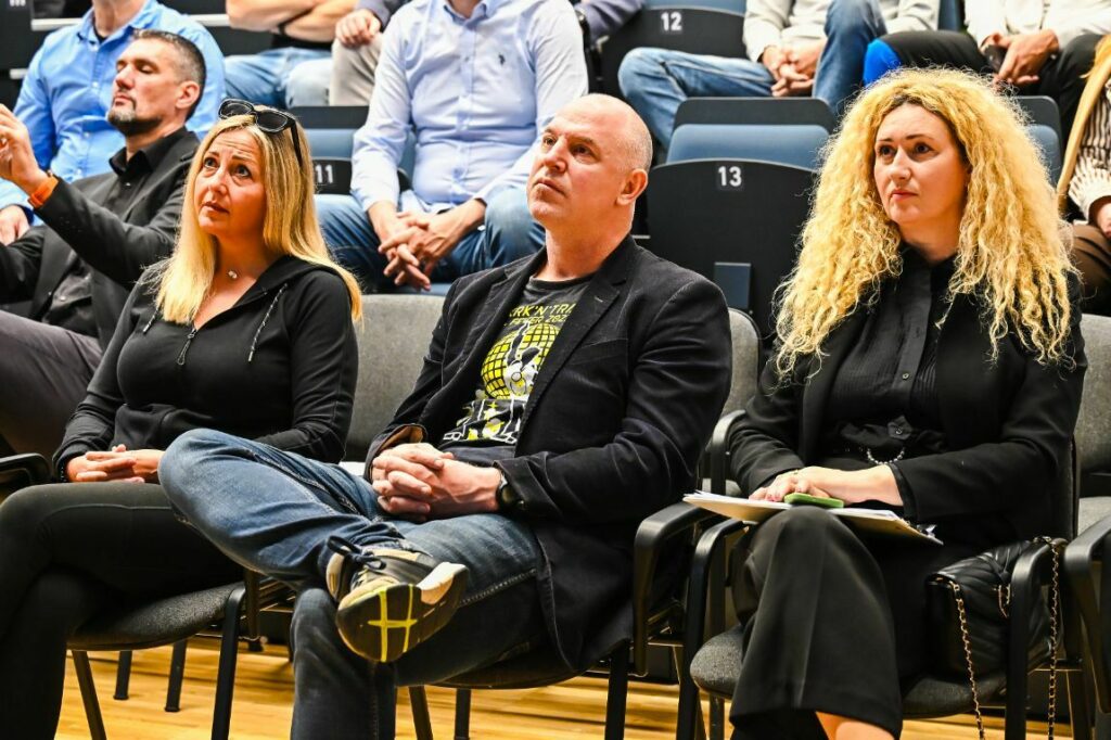 Izlaganja su se pratila s velikom pažnjom / Foto: Grad Novalja