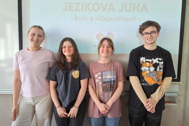 Pobjednici kviza Emili Papić, Jana Puljak, Ana Kos i Karol Ucharek