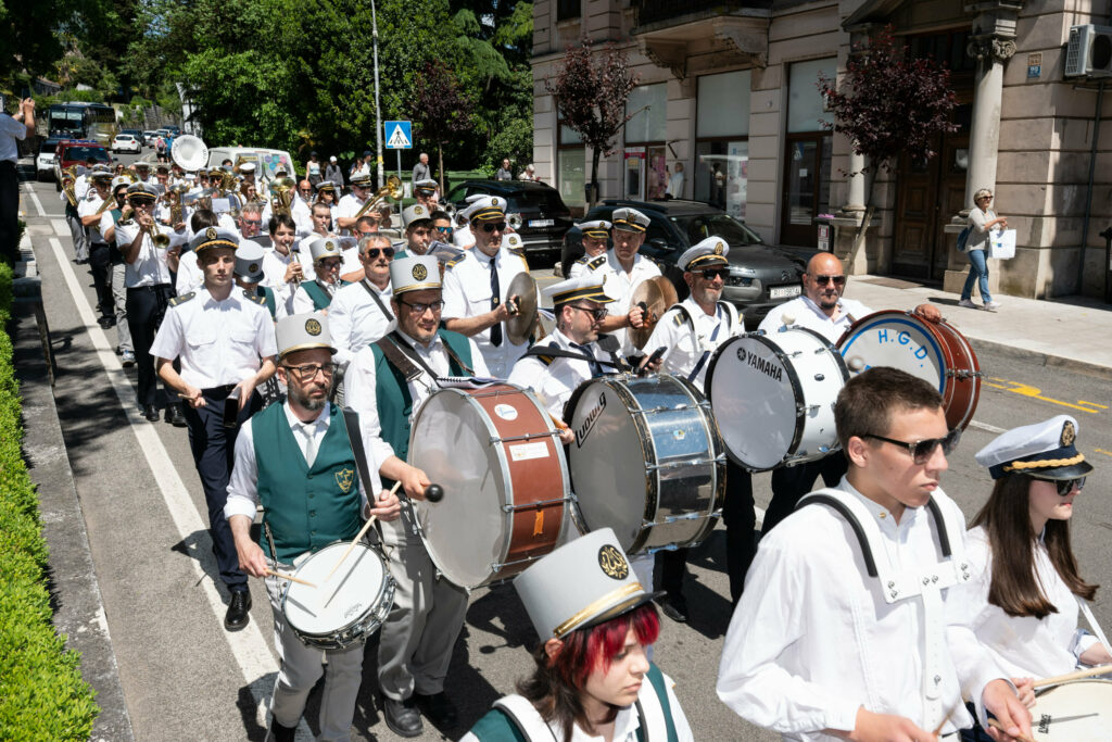 Defile glazbenika kroz Lovran