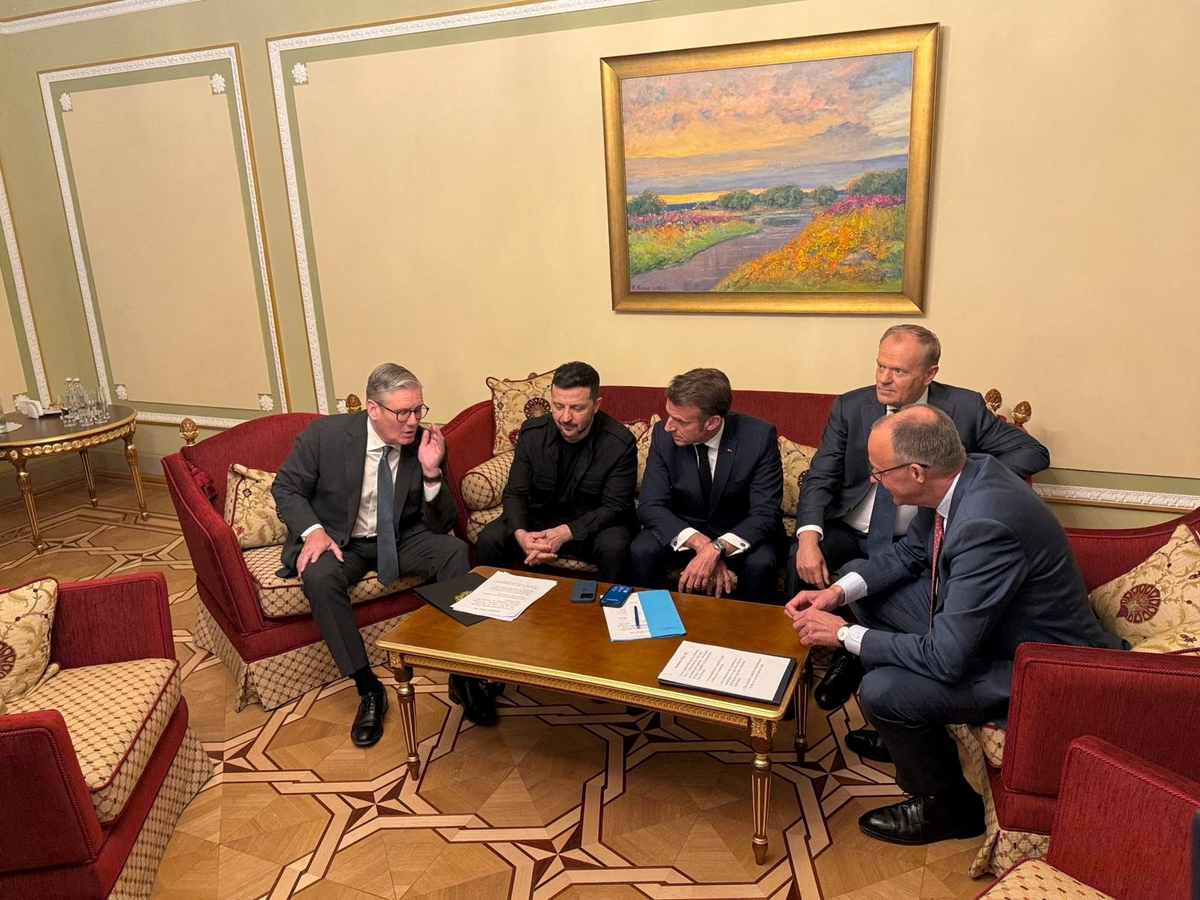 Foto Press Service of Ministry of Foreign Affair of Ukraine/Handout via REUTERS