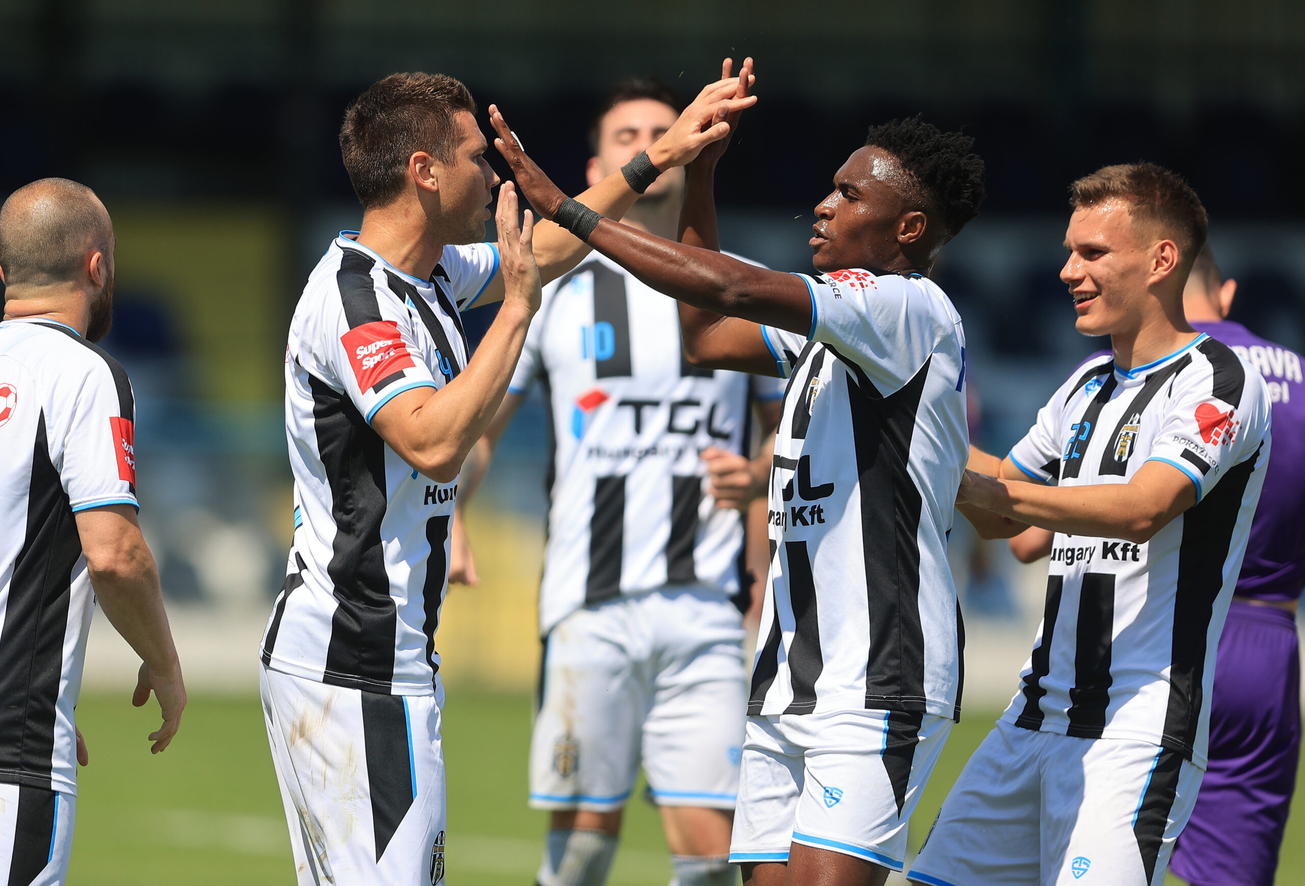 RADOST U SIGETU - Dominik Mulac, Goodness Ajayi i Andro Babić/Foto PIXSELL