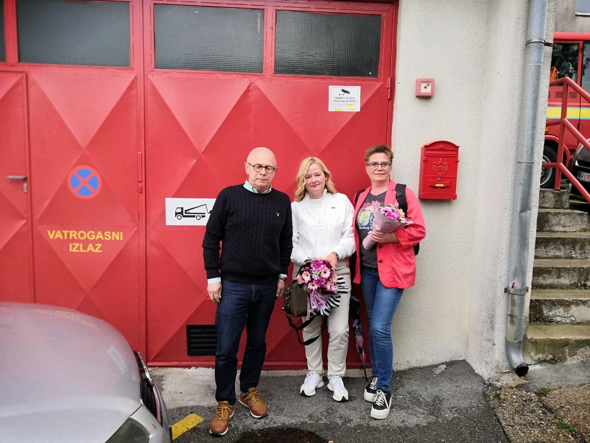 Goran Palčevski, Sandra Krpan i Ana Trošelj ispred DVD-a / Foto Vladimir Mrvoš