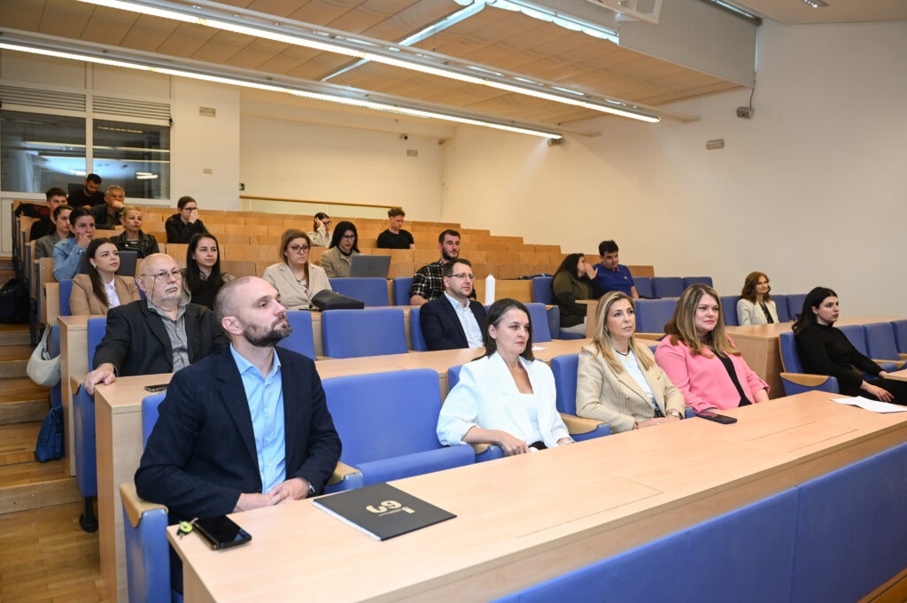 panel, umjetna inteligencija