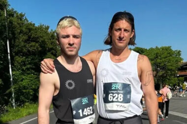 Rocco Ritchie (lijevo) s prijateljem tijekom maratona u Trstu / Foto Instagram