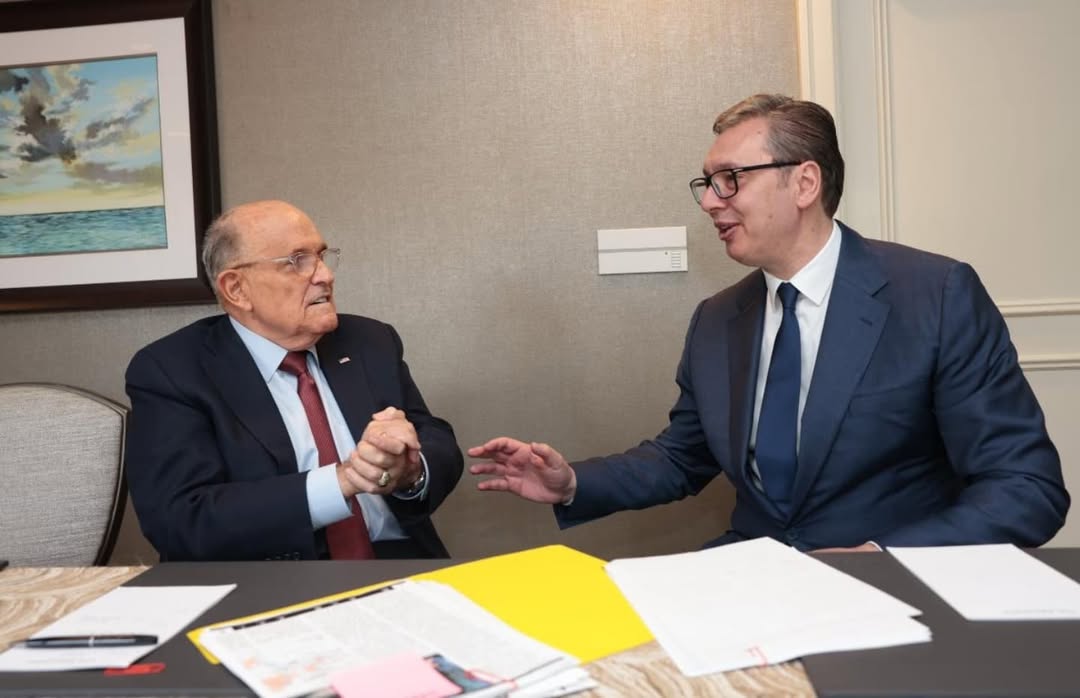 Vučić se uspio fotografirati samo s osramoćenim bivšim Trumpovim odvjetnikom Rudijem Giulianijem / Foto Screenshot Instagram Aleksandar Vučić