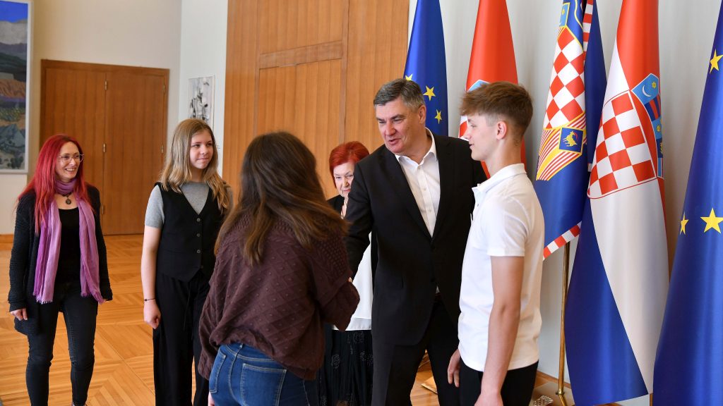 Djeca kod predsjednika / FOTO: Ured predsjednika Republike Hrvatske / Tomislav Bušljeta