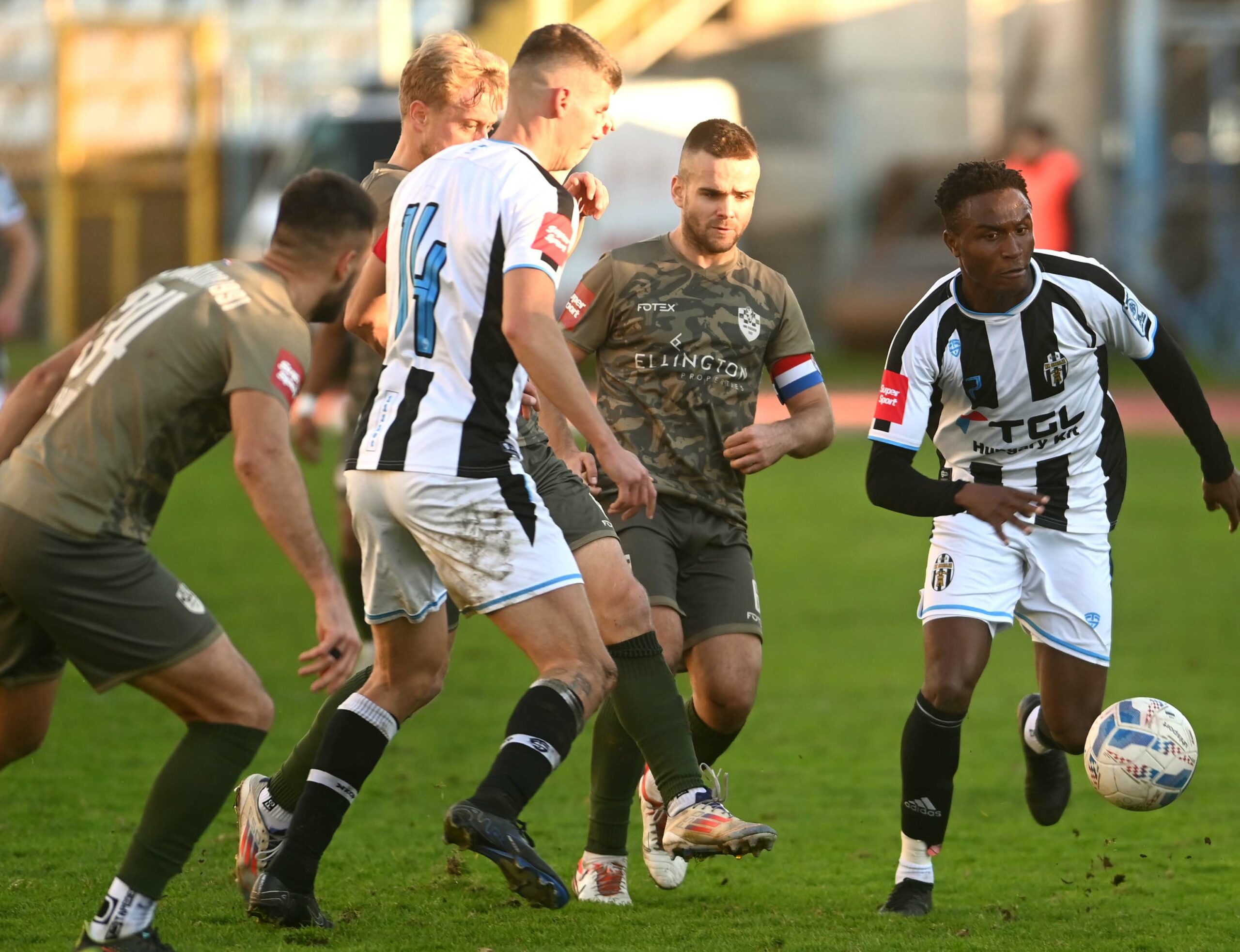 Goodness Ajayi i Antonio Pejanović tijekom susreta s Vukovarcima na Kantridi/Foto M. GRACIN