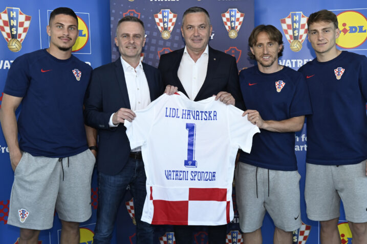 Franjo Ivanović, Boris Lozić, Marijan Kustić, Luka Modrić i Toni Fruk/D. SOPTA/HNS